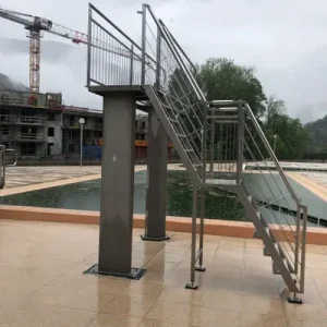 ESCALIER D'ACCES POUR PLONGEOIR SUR MESURE